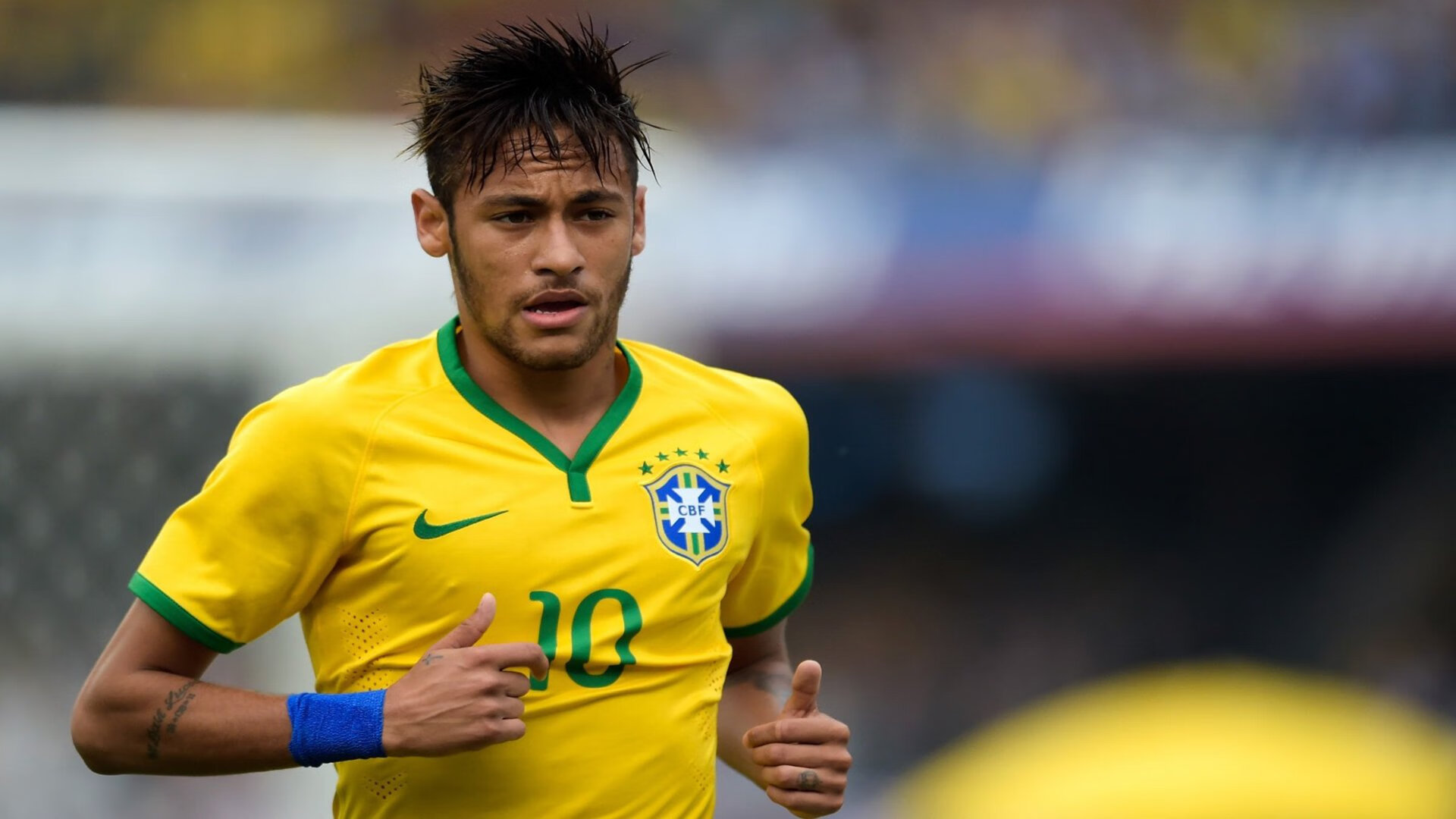 _跑者之战：硬地、草地、红土，体验不同场地的技术比拼_，跑者zone